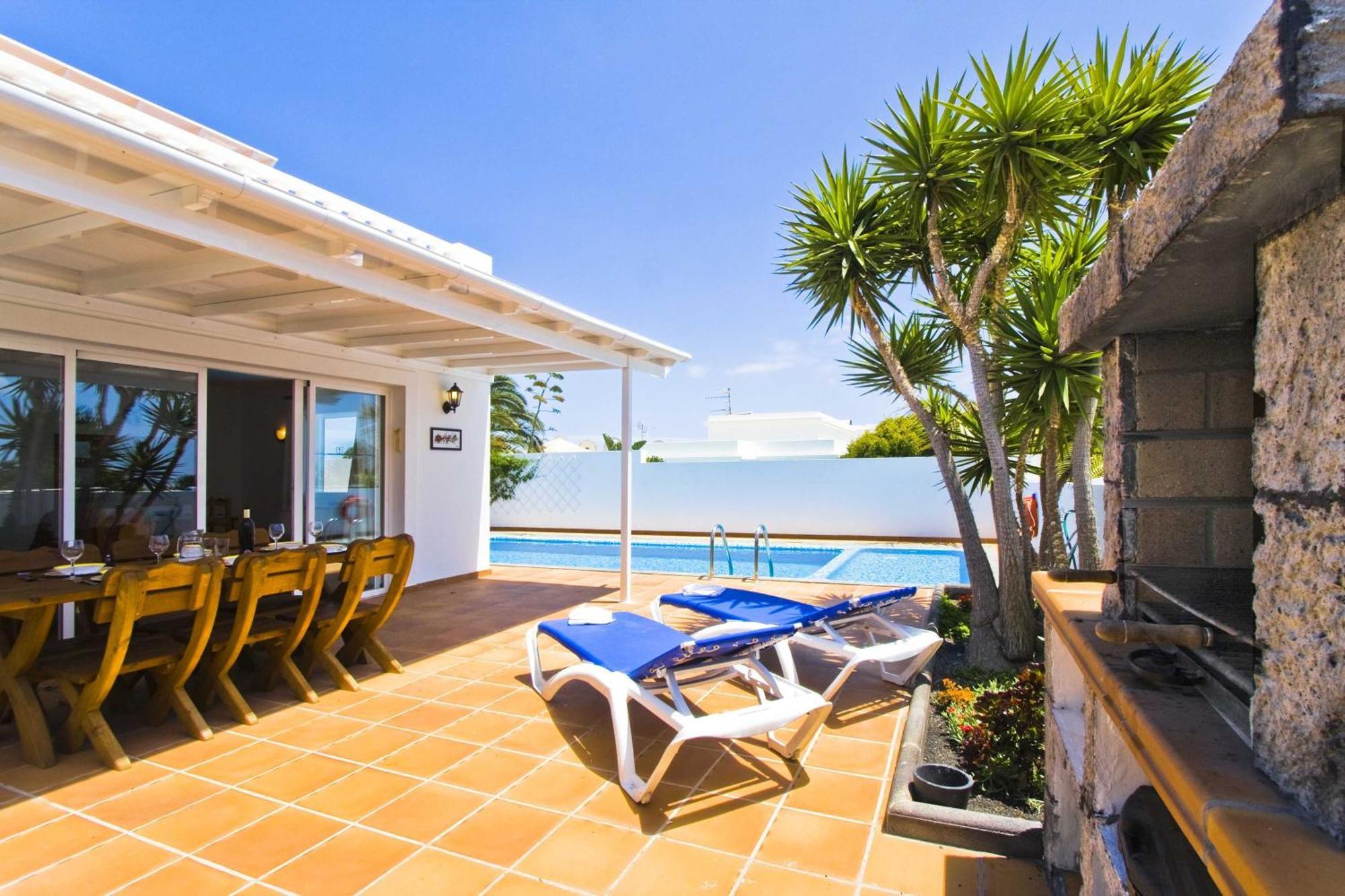 Lovely Los Mojones Villa Casa Jasmine Heated Pool Short Walk To Beach Puerto Del Carmen Puerto del Carmen  Exterior photo